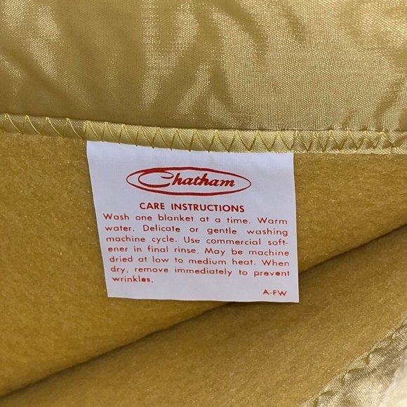 VTG Gold Yellow Mustard Full Size Blanket Chatam Preowned Unused Acrylic Edged - Picture 3 of 8